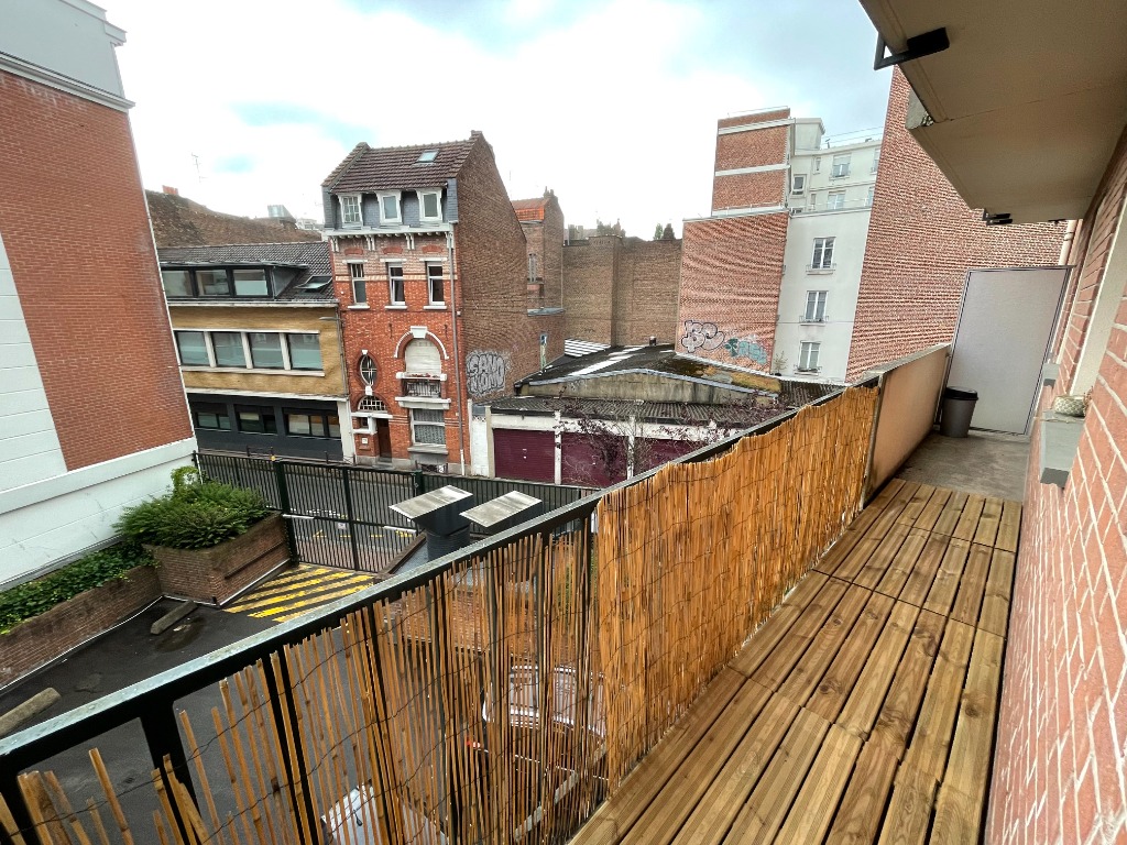 Beau type 2 republique balcon garage ferme Photo 6 - JLW Immobilier