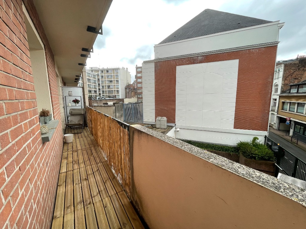 Beau type 2 republique balcon garage ferme Photo 11 - JLW Immobilier